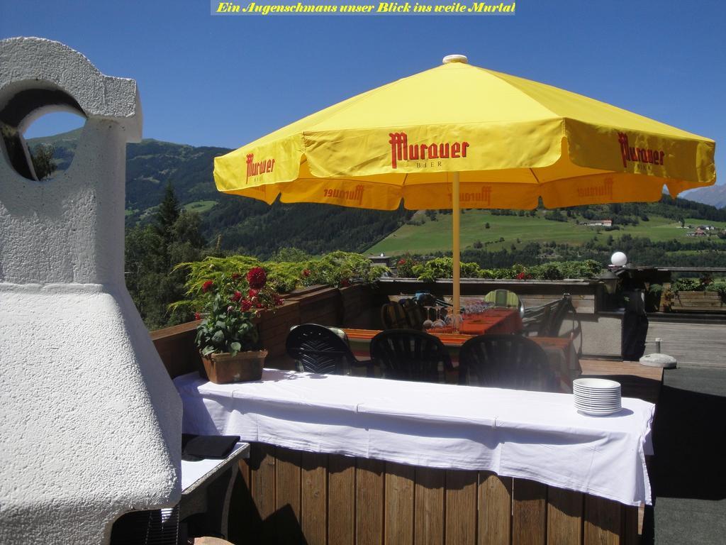 Hotel Pension Schwaiger Sankt Margarethen im Lungau Exterior foto